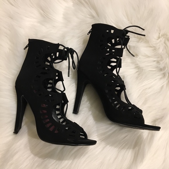 Laser cut lace-up heels - Picture 7 of 7